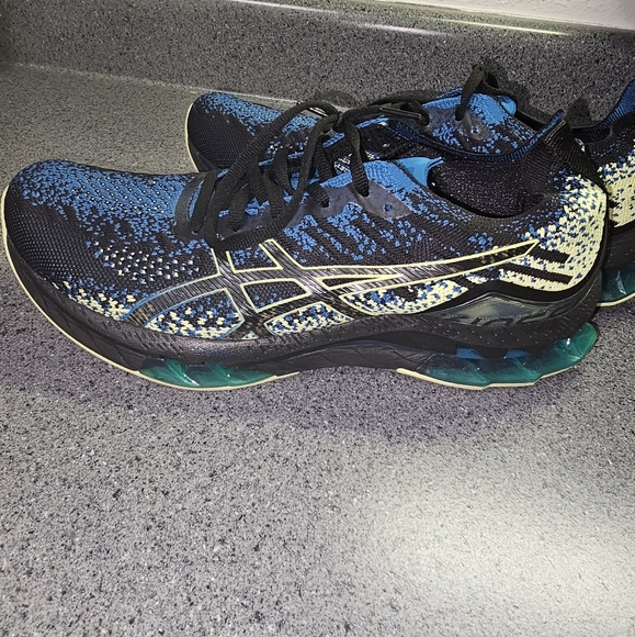 Size 11 - ASICS Kinsei Blast Black Glow Yellow - Picture 1 of 10